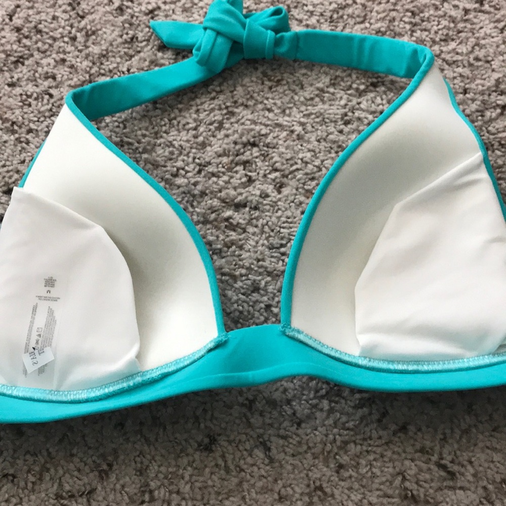 Victoria’s Secret Bathing Suit Top - Picture 3 of 4